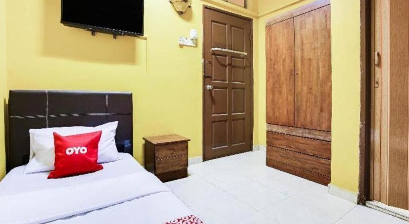 Oyo 89406 Lucky Budget Hotel 닐라이 외부 사진