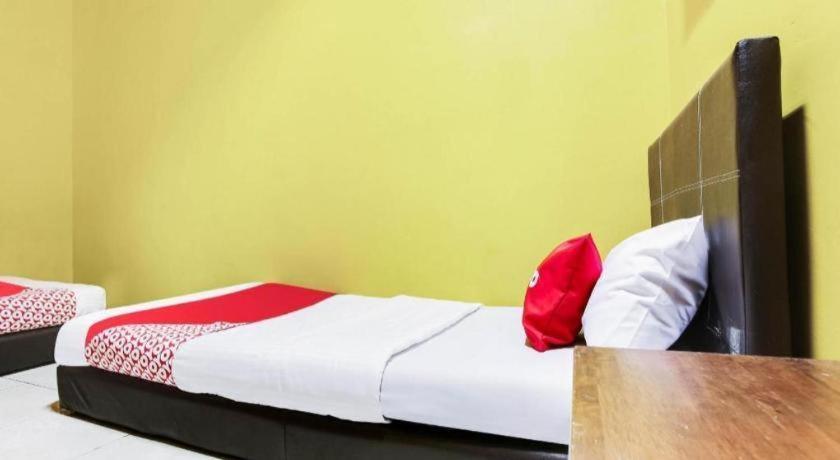 Oyo 89406 Lucky Budget Hotel 닐라이 외부 사진