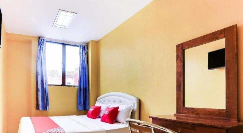 Oyo 89406 Lucky Budget Hotel 닐라이 외부 사진